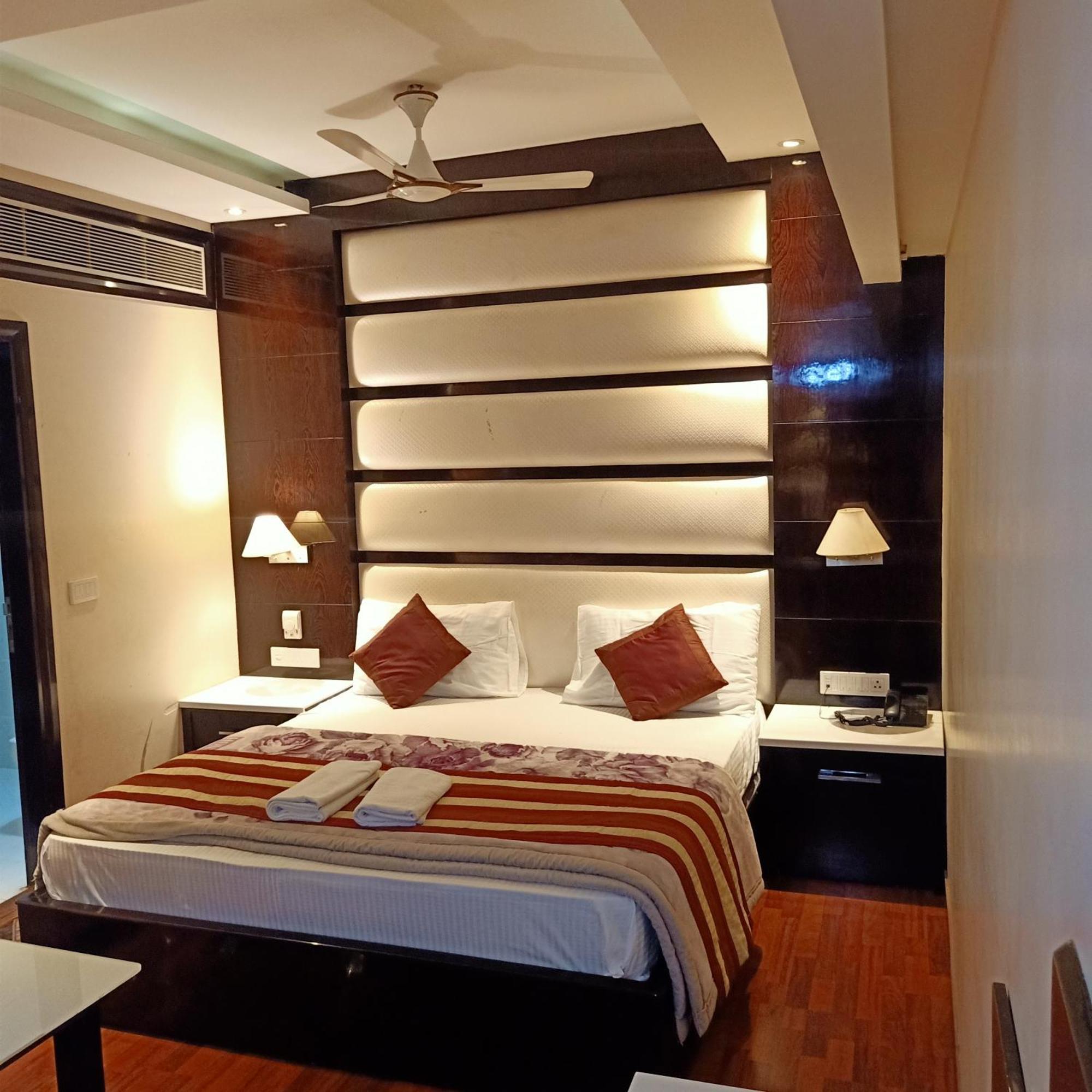 Hotel Geet Deluxe New Delhi Extérieur photo