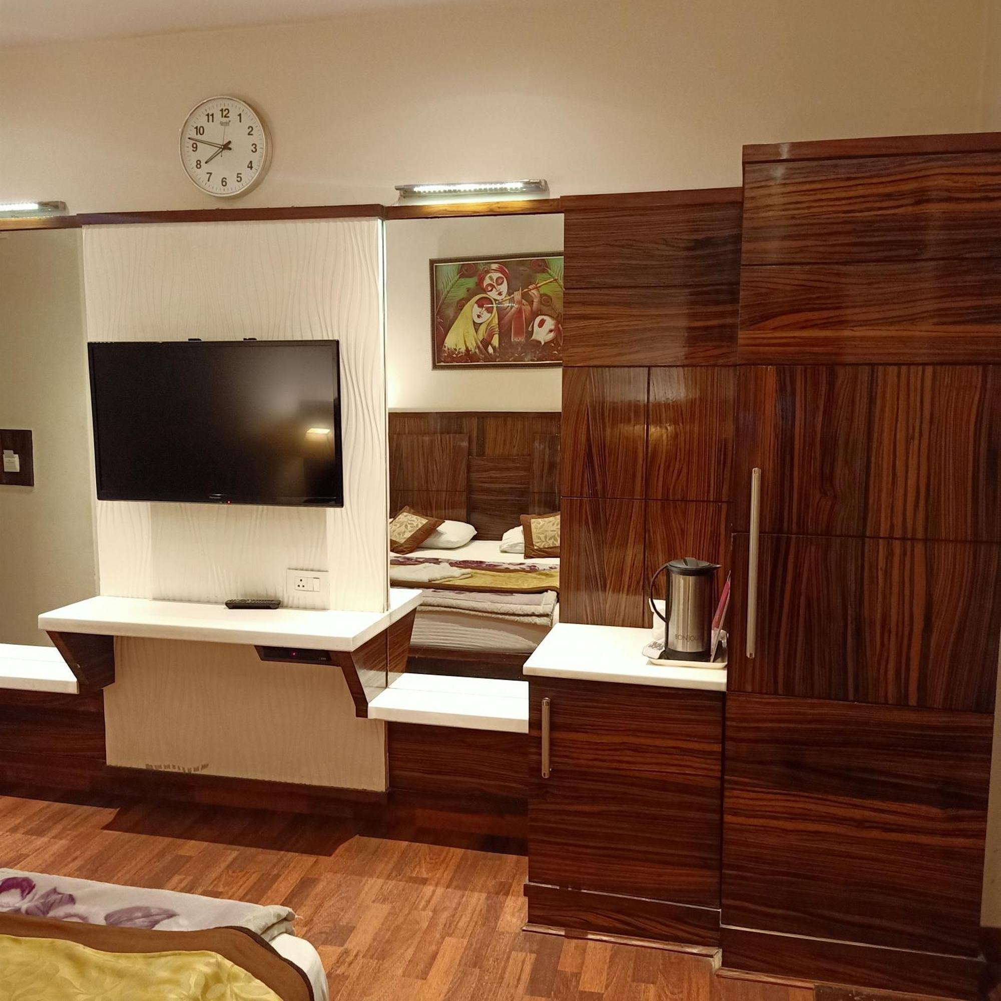 Hotel Geet Deluxe New Delhi Extérieur photo